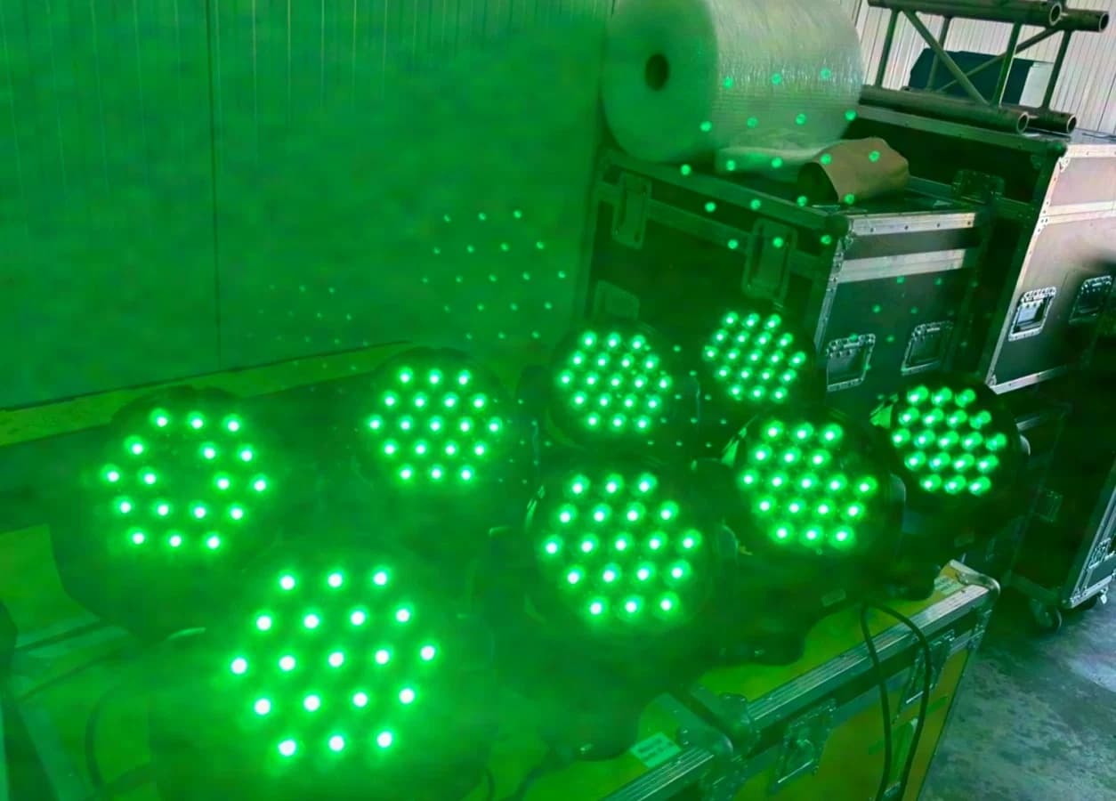 8(9)x GLP X4 Moving Head Wash