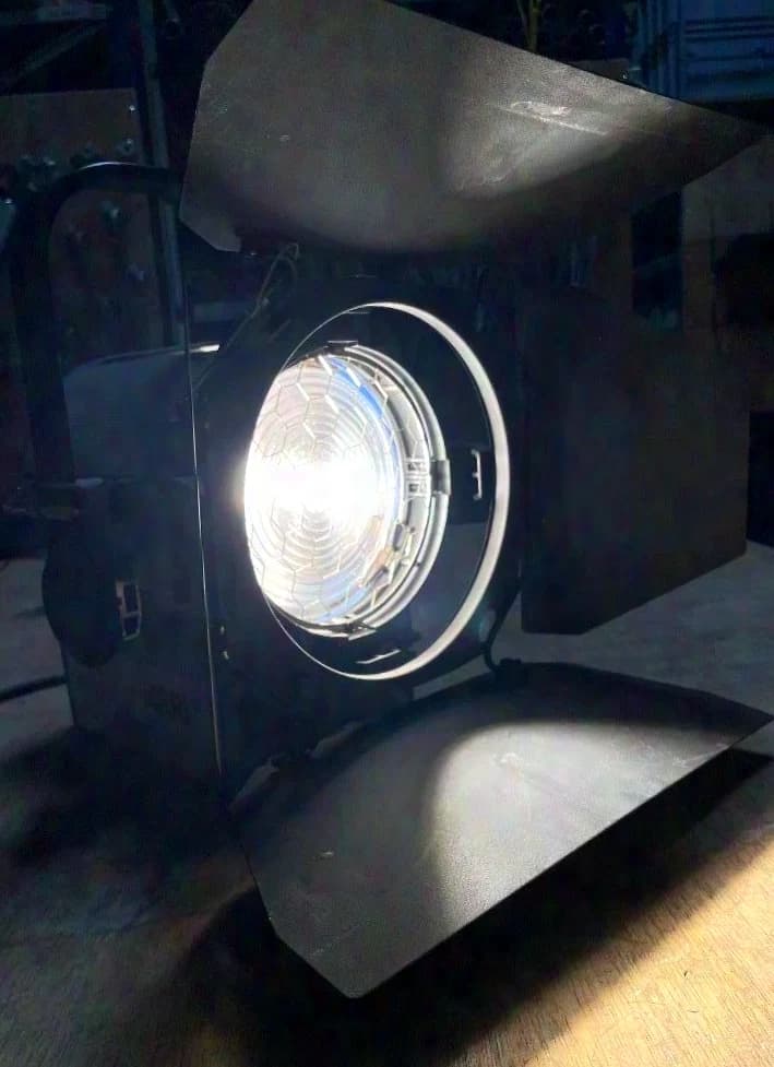 ARRI True Blue T2 2000W