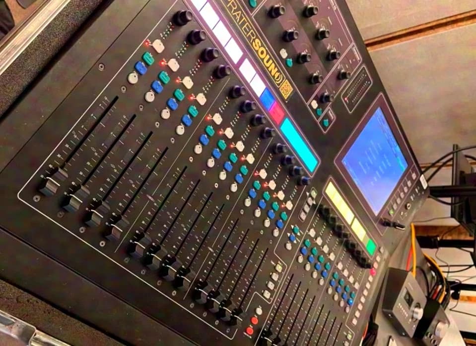 Allen&Heath GLD80 + Case