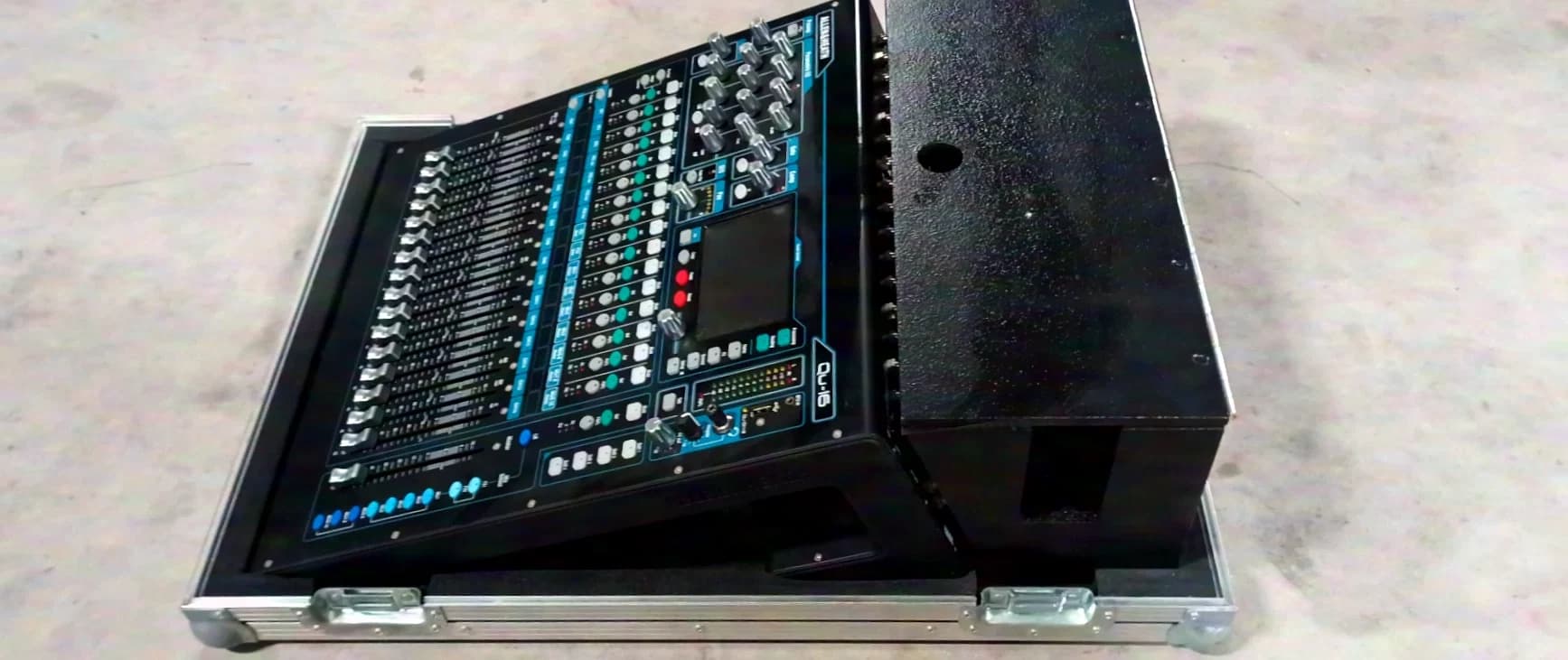 Allen&Heath QU-16 inkl Case