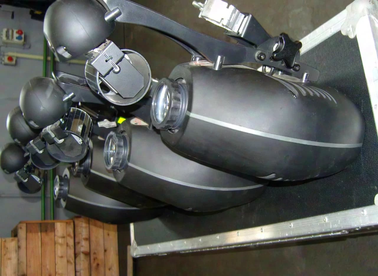 American DJ Accu Roller 250