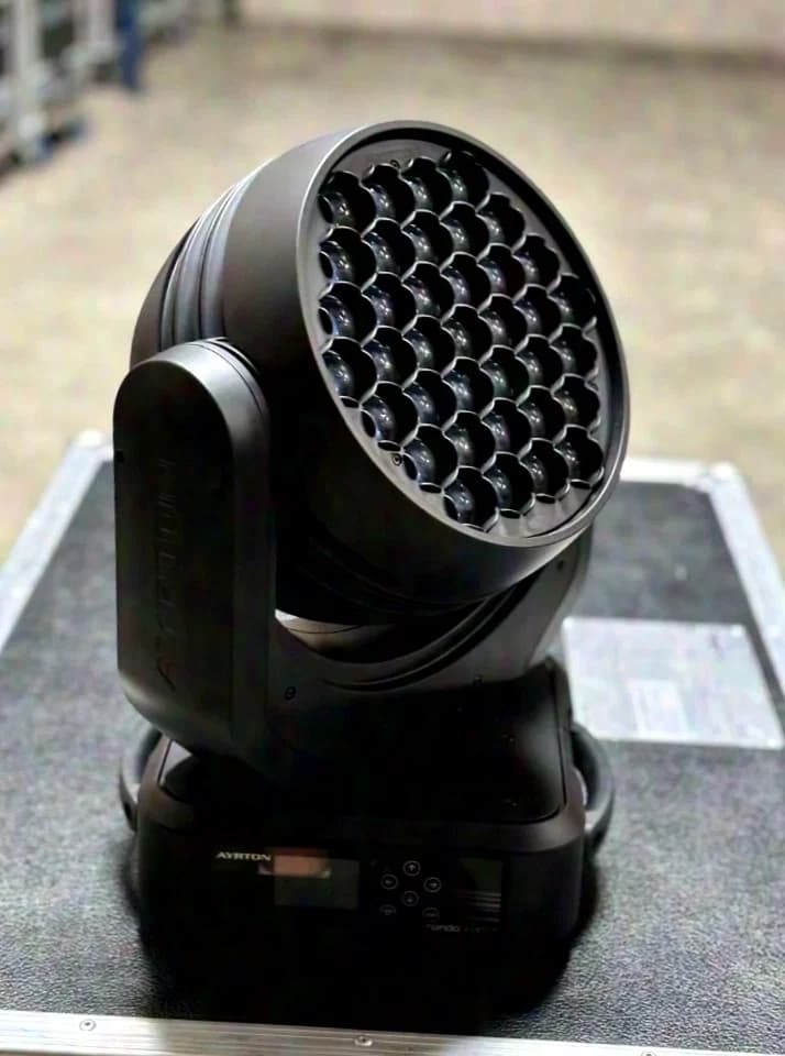 Ayrton NandoBeam S6  inkl. Case