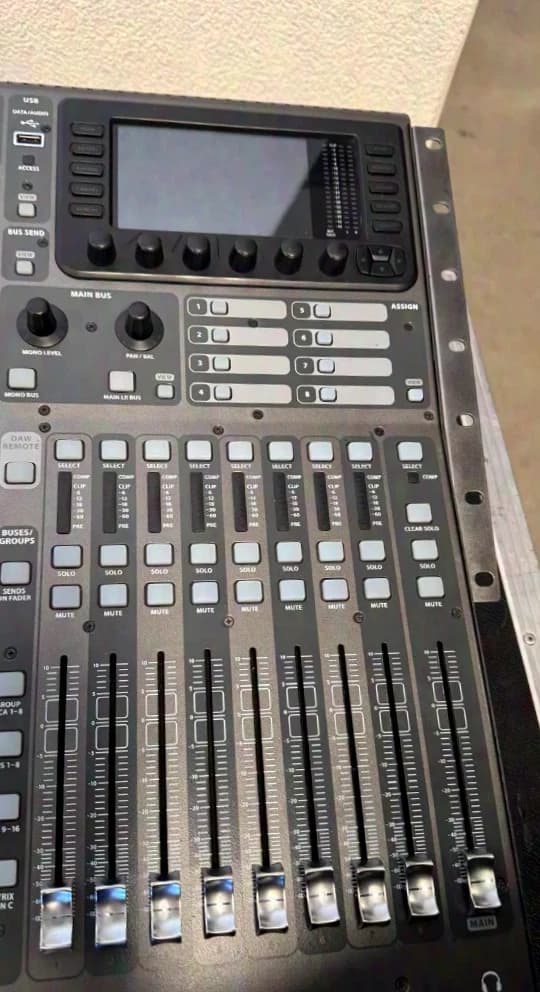 Behringer X 32 Producer - 2