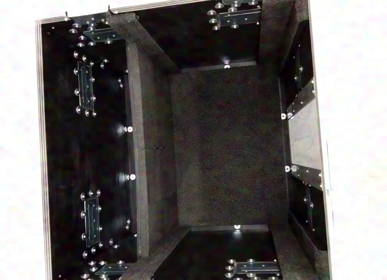 Case für 4 L-Acoustics KIVA