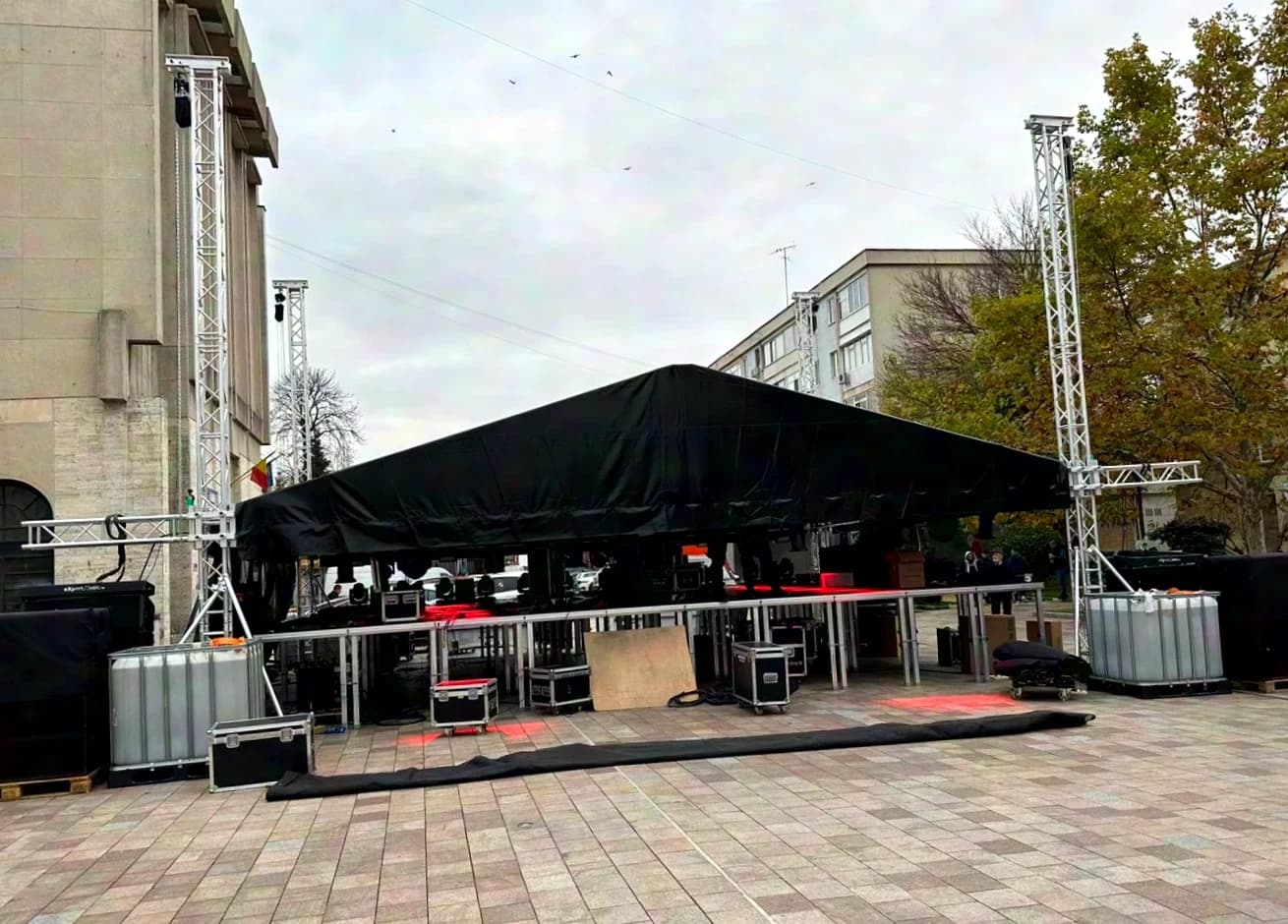 DSE STAGE ROOF 10MX8MX7M