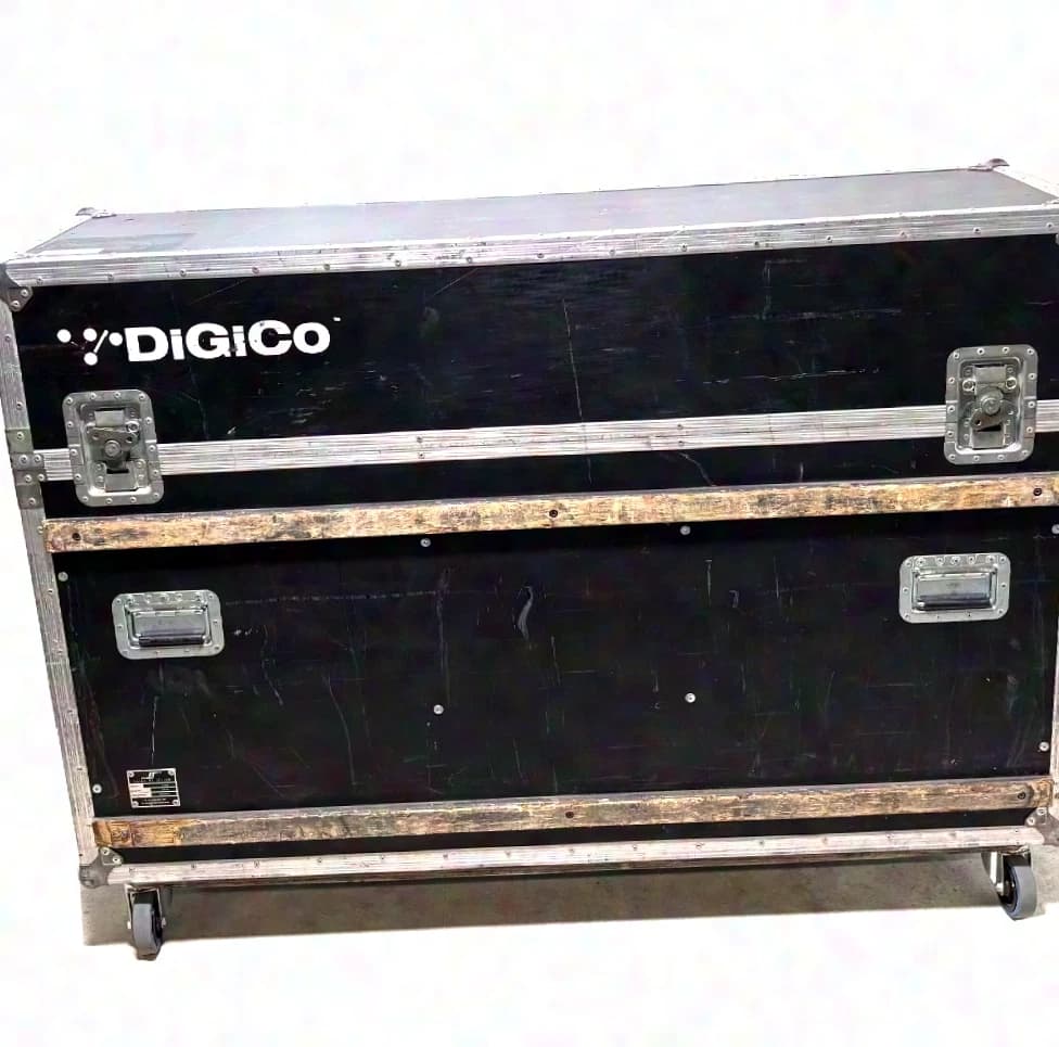 DiGiCo SD10 (Flightcase inklusive)
