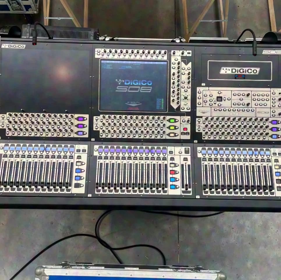 DiGiCo SD8-36 Silver