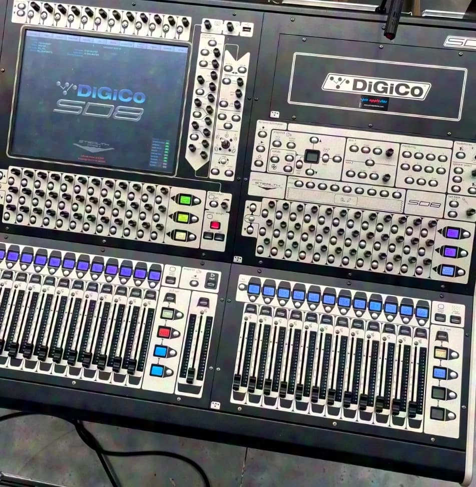 DiGiCo SD8-36 Silver