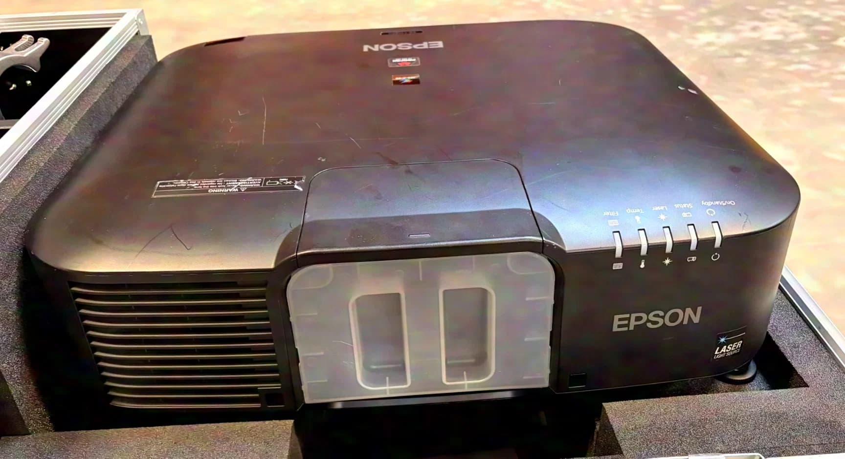 Epson EB-L1075