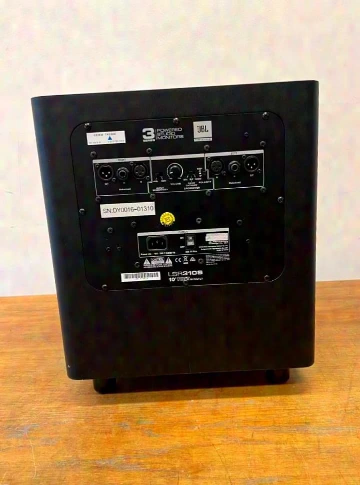 JBL LSR 310 S