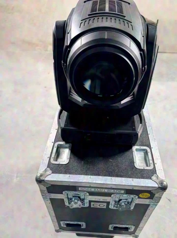 Robe BMFL Blade