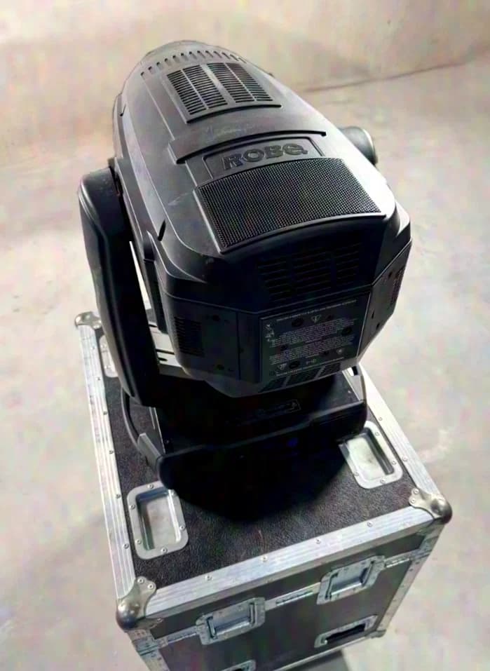 Robe BMFL Blade