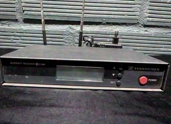 SENNHEISER EW300
