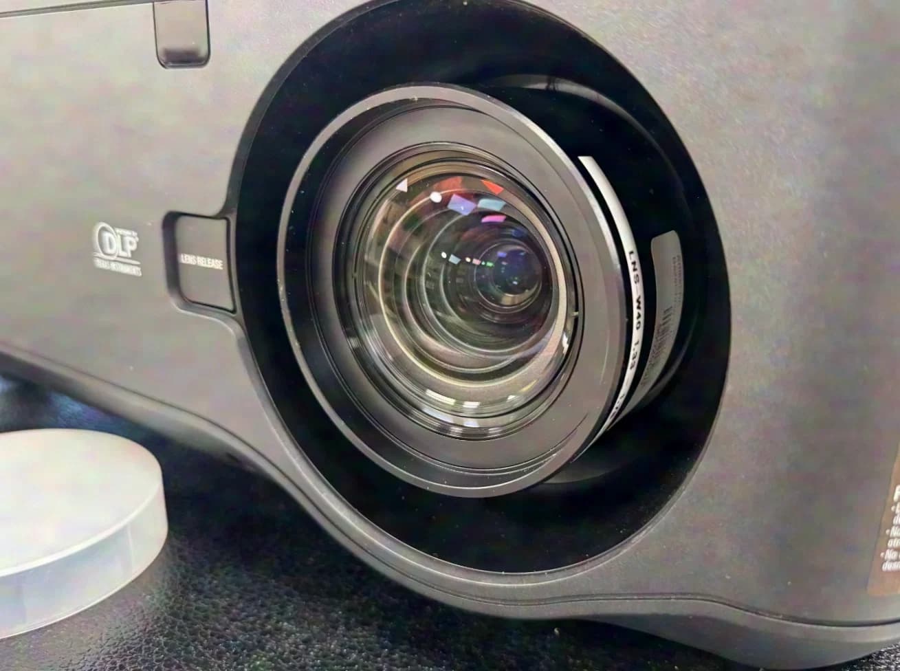 Sanyo PDG-DXT10L 5200ANSI DLP