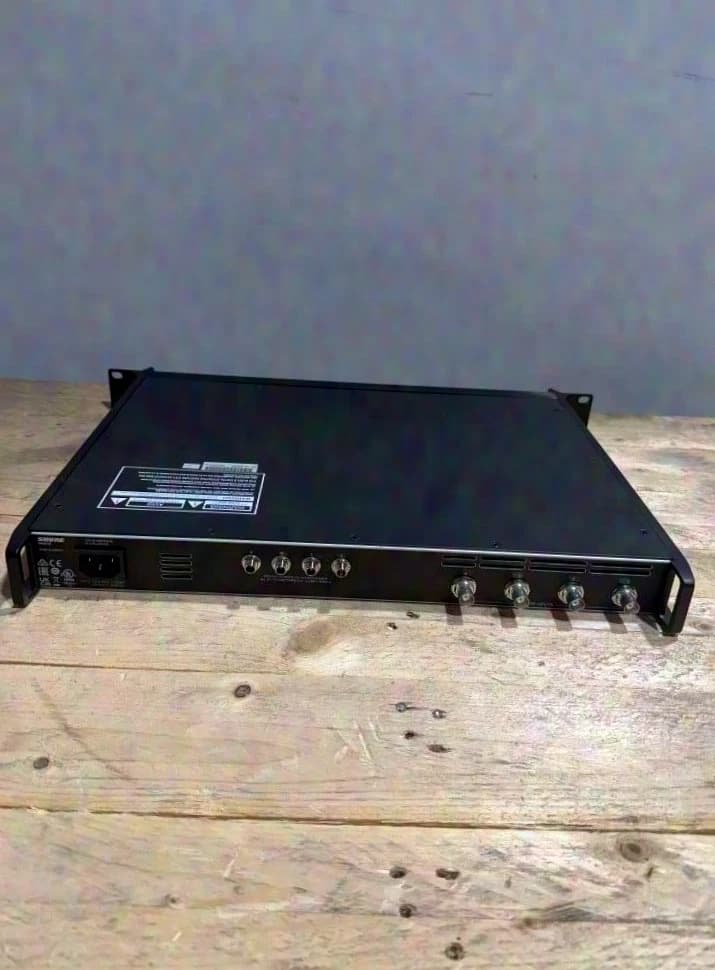 Shure PA421B Aktiv Combiner