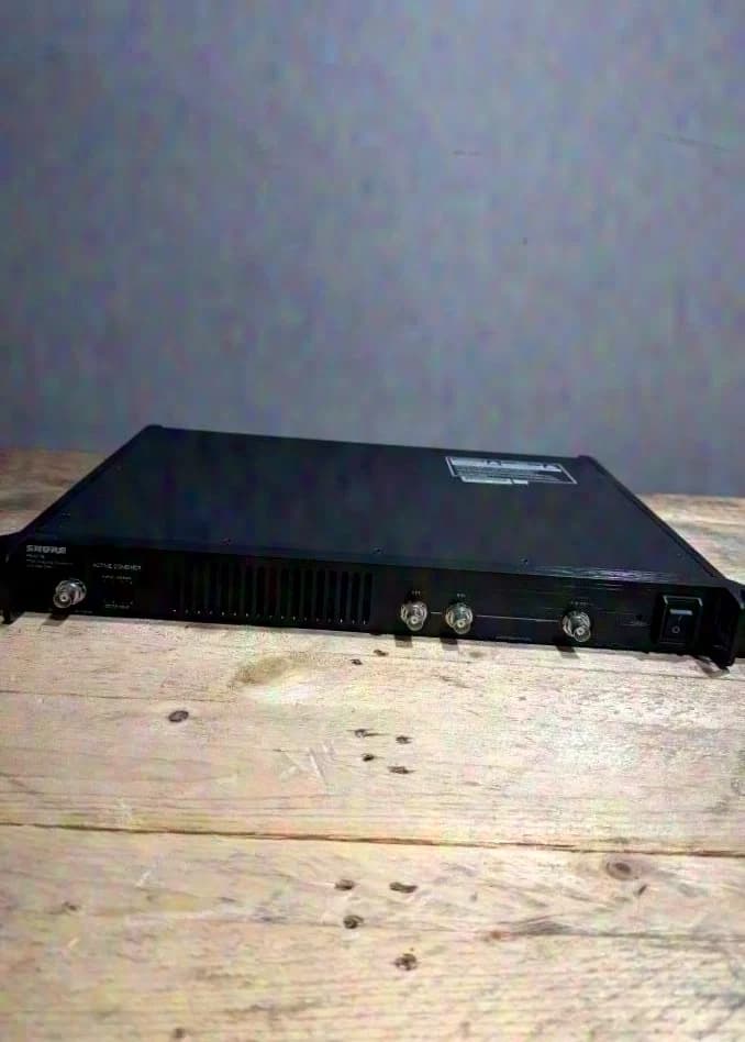 Shure PA421B Aktiv Combiner