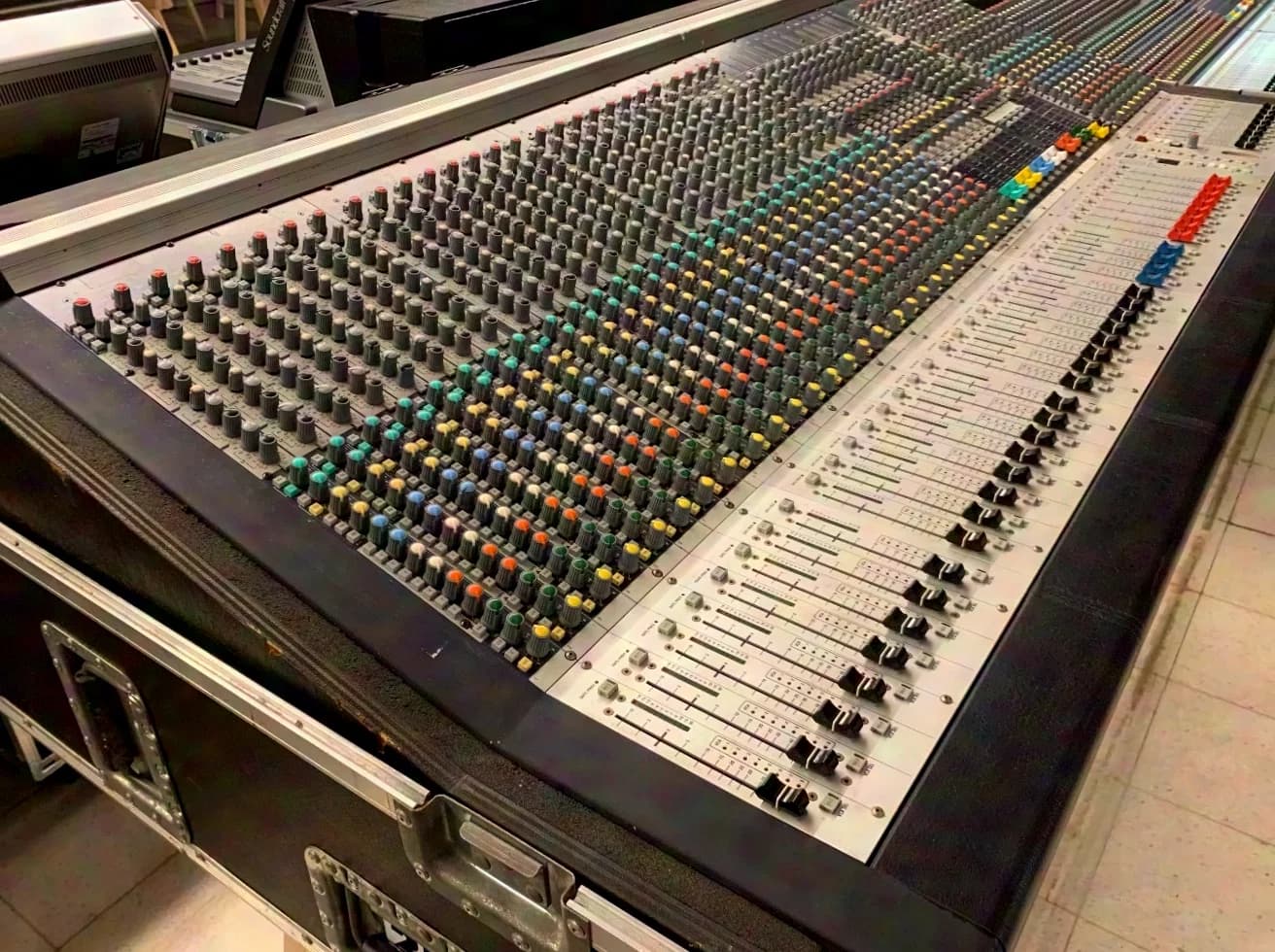Soundcraft MH3 - 32+4 Set