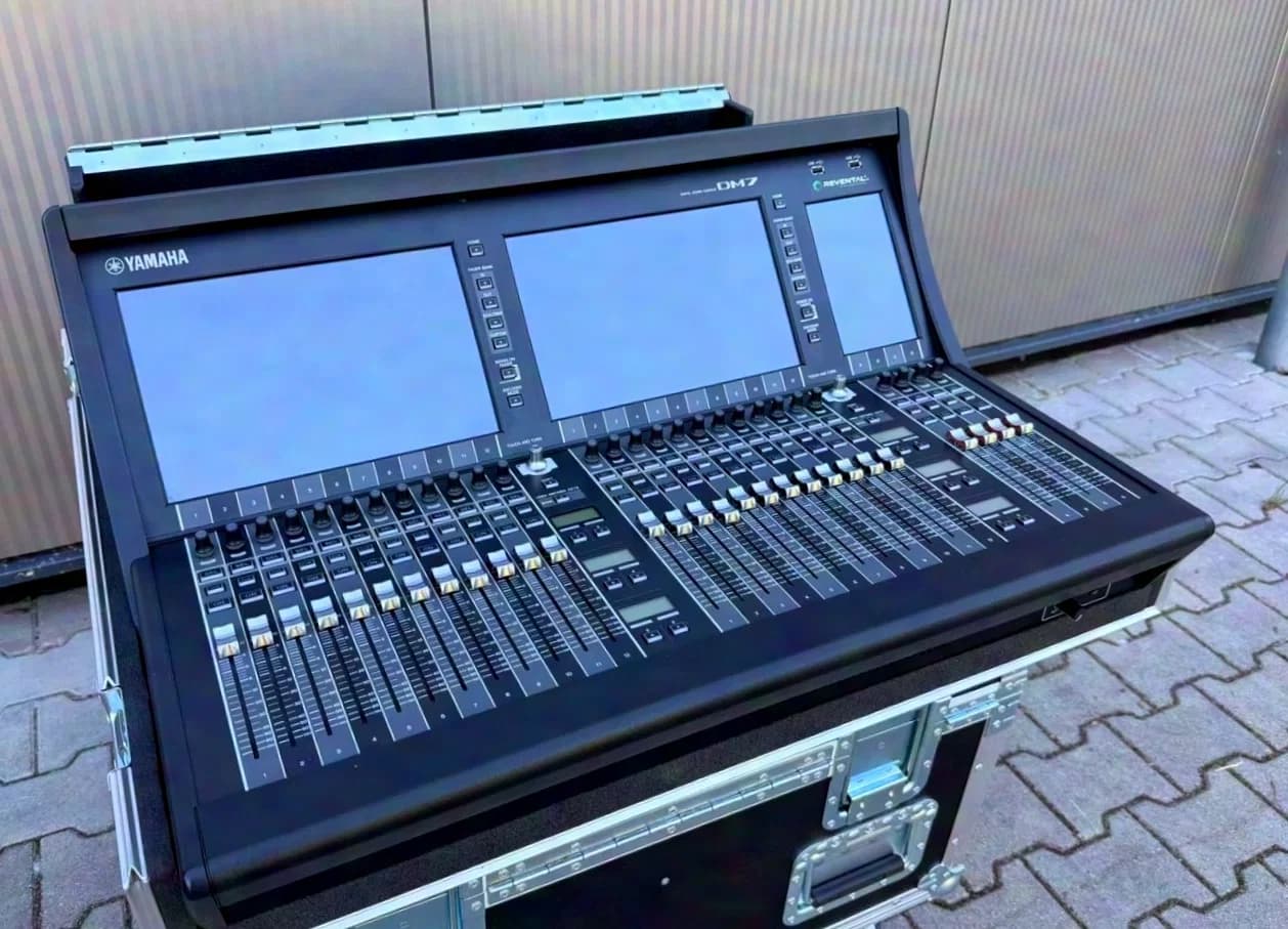 Yamaha DM7