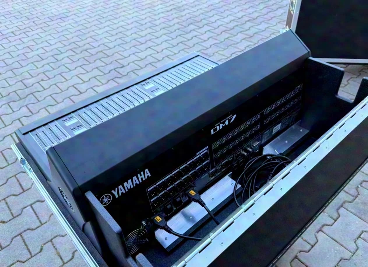 Yamaha DM7
