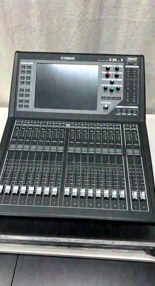 Yamaha QL1 Digitalmischpult