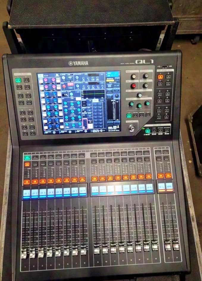 Yamaha QL1 Digitalmischpult