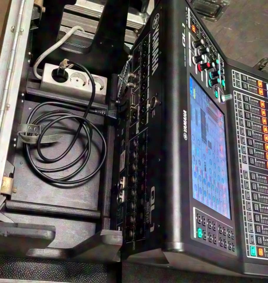 Yamaha QL1 Digitalmischpult
