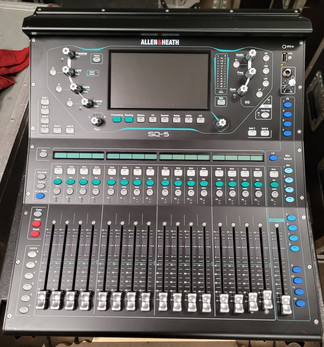 Allen & Heath SQ5 digitales Mischpult