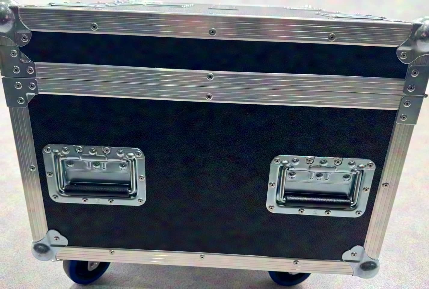 #02 - SDF Case für 4x BX12 Akku mit Ladefunktion schwarz