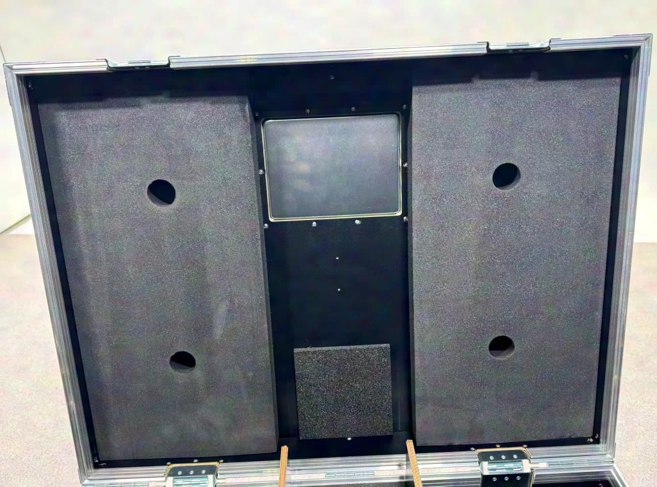 #02 - SDF Case für 4x BX12 Akku mit Ladefunktion schwarz