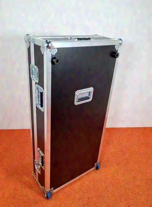 123customized Flightcase Trolley für 4× K&M Roundbase stative (Typ 26735)