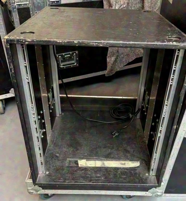 19" Hauben FOH-Rack im Case mit 12HE 19" Geräteträger 686 x 600 x 1230mm (H)