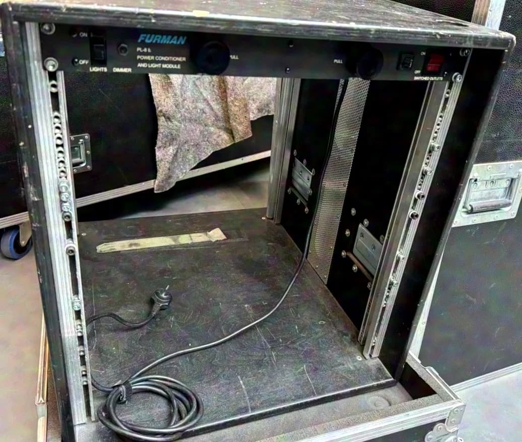 19" Hauben FOH-Rack im Case mit 12HE 19" Geräteträger 686 x 600 x 1230mm (H)