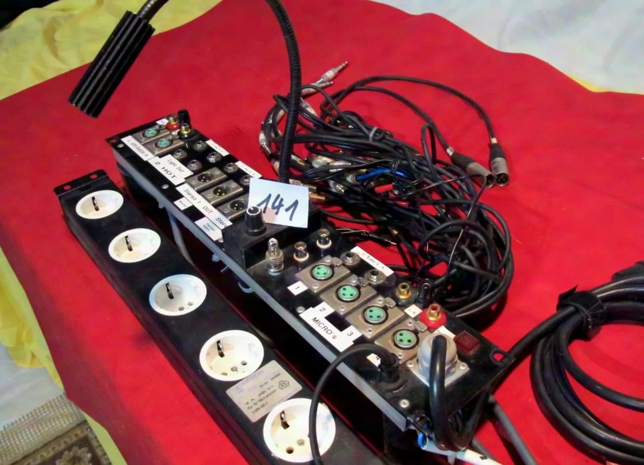 19 Zoll Anschlußblende Anschlußblende + Lampe + Stromleiste + XLR etc. #141