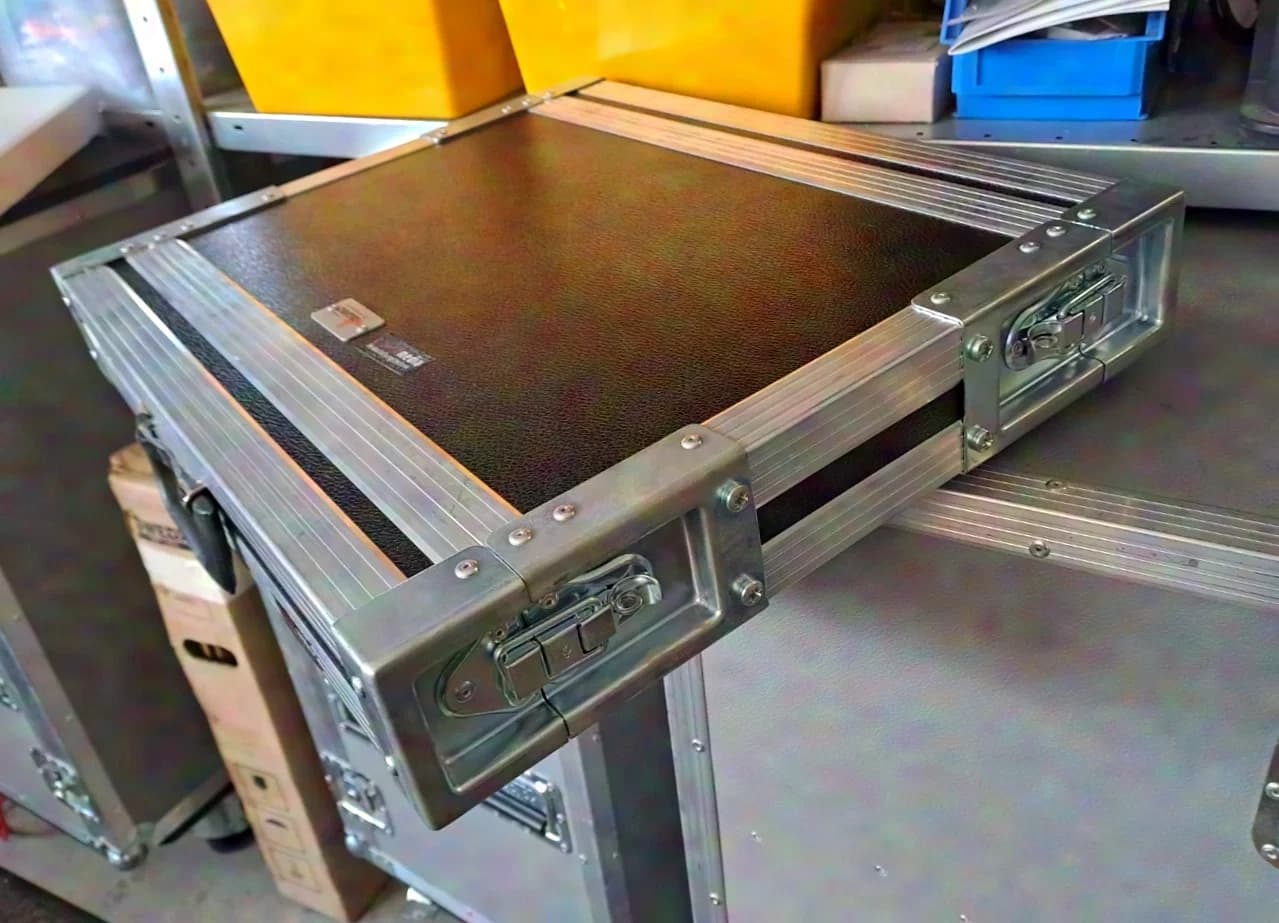 1 HE Live Rack 19 Zoll Double Door 30 CM schwarz 1 HE 1 HE
