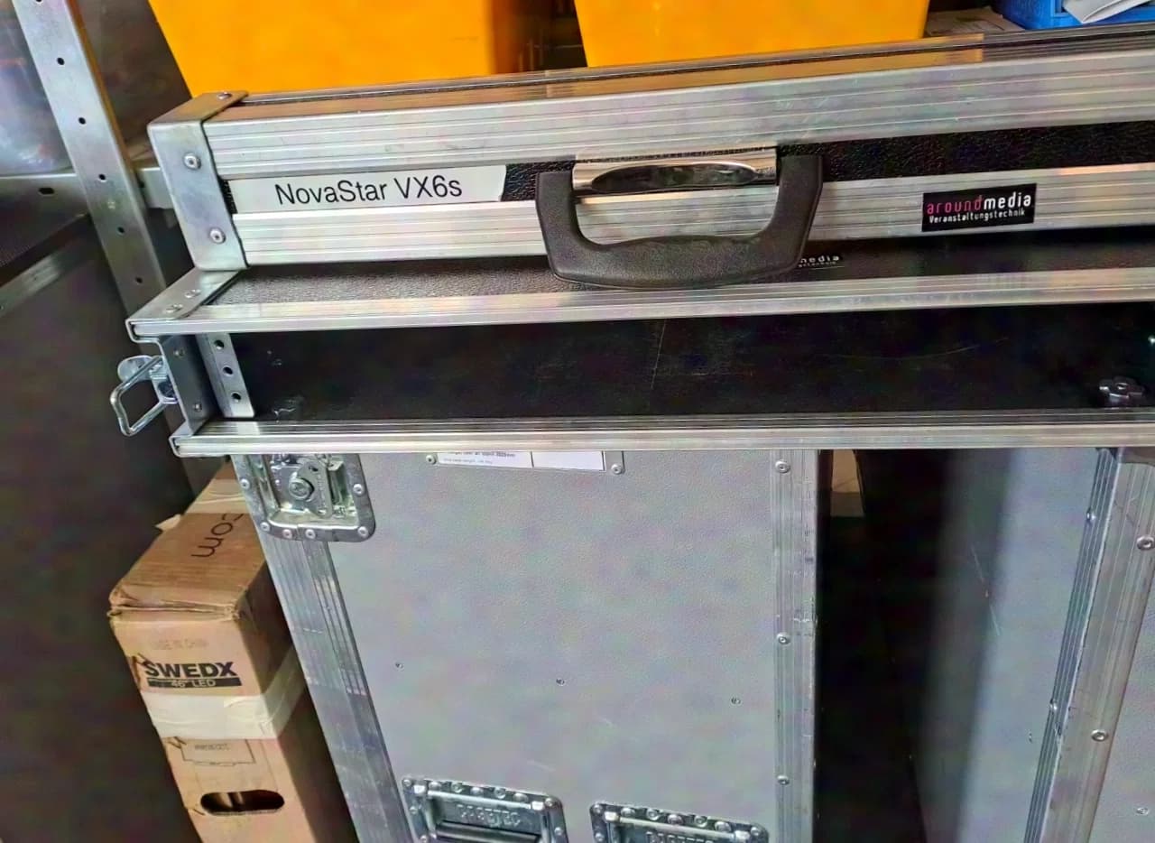1 HE Live Rack 19 Zoll Double Door 30 CM schwarz 1 HE 1 HE