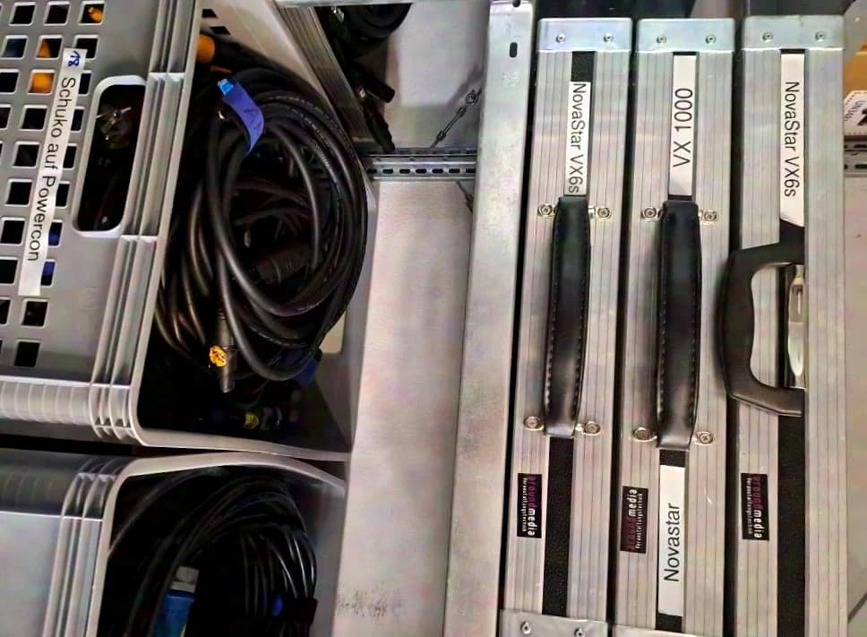 1 HE Live Rack 19 Zoll Double Door 30 CM schwarz 1 HE 1 HE