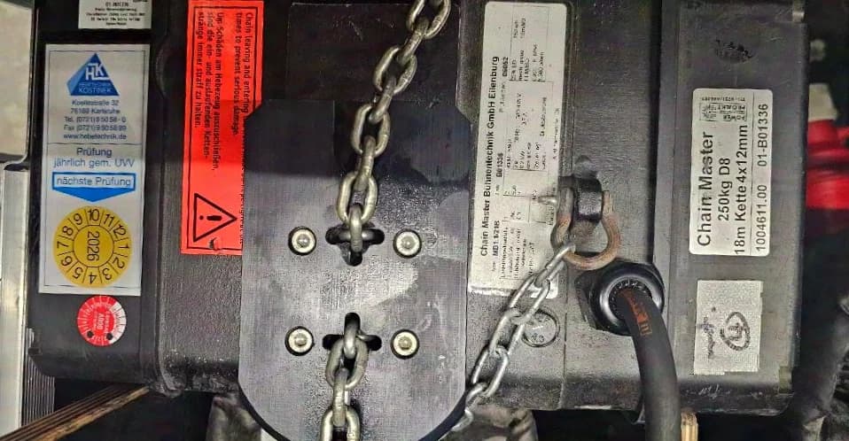 2 x Chainmaster 250kG D8 Motor im Amptown Case als Set