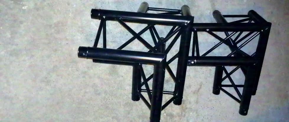 2x Global Truss F33PL black 3-Wege-Ecke C32