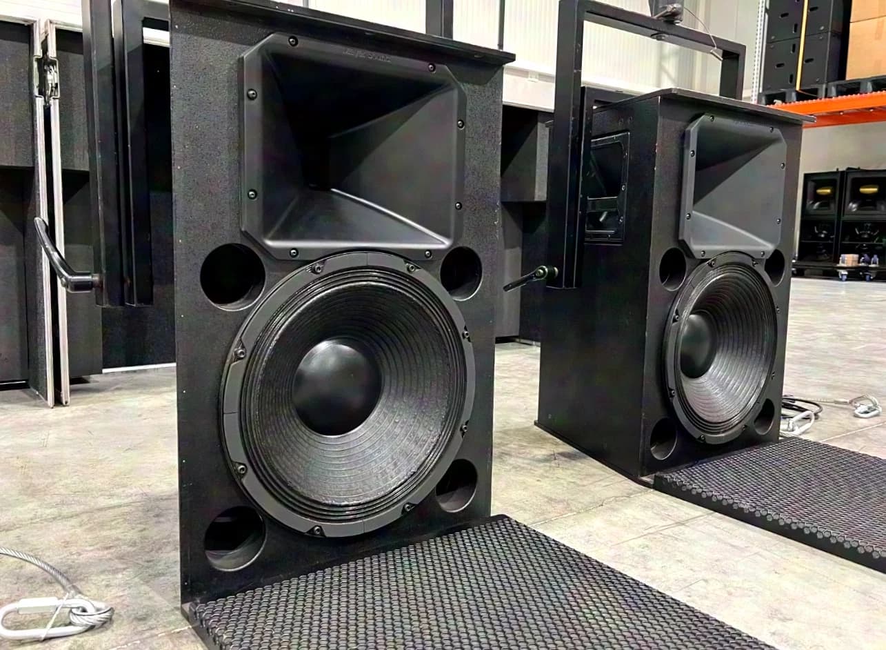 2x Meyer Sound UPQ-1P 15"/4" + Fluggeschirr + Flightcase