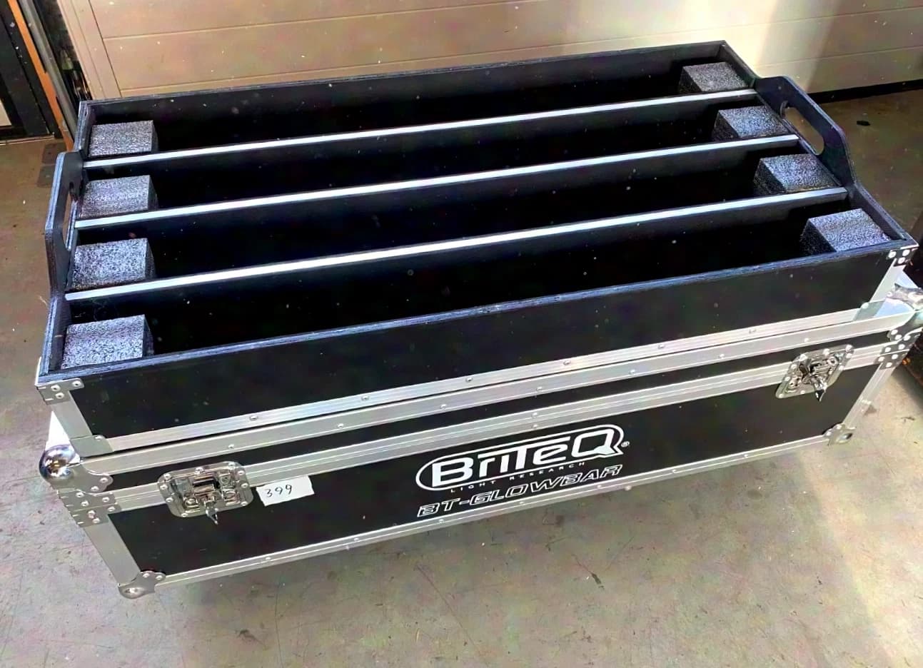 #399 Briteq BT-Glowbar 8er Case mit Einsatz