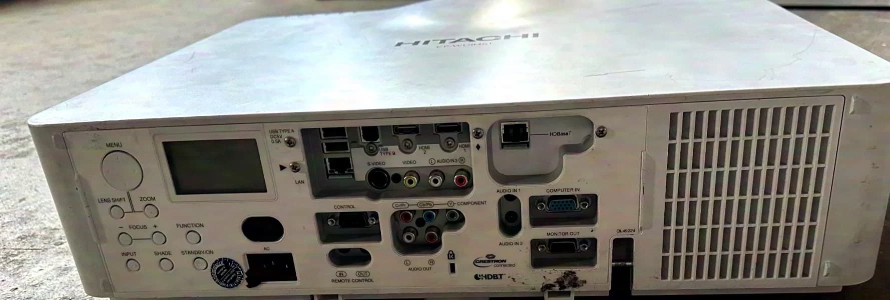 #49 Hitachi CP-WU8461 inkl. Zubehör + Case