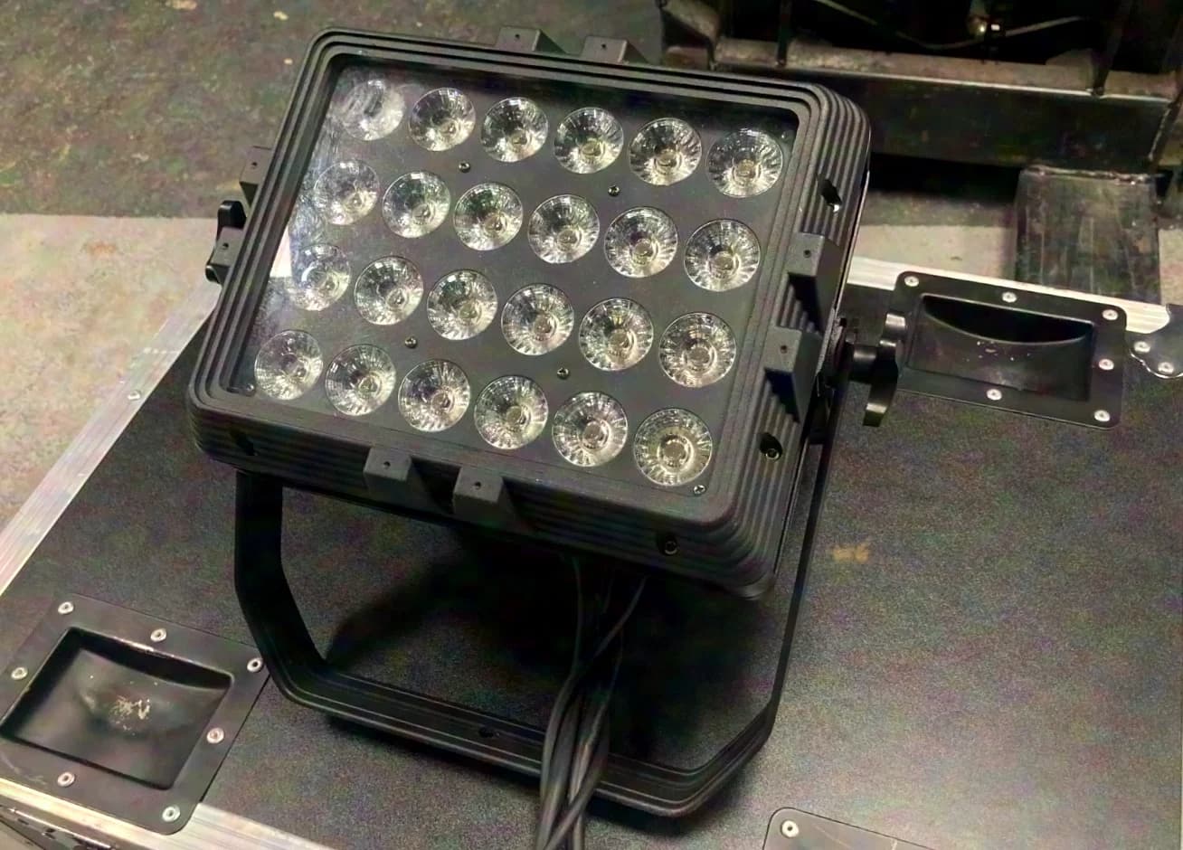 4er Set LED Outdoor Fluter, 24x18W RGBWA+UV, inkl. Case