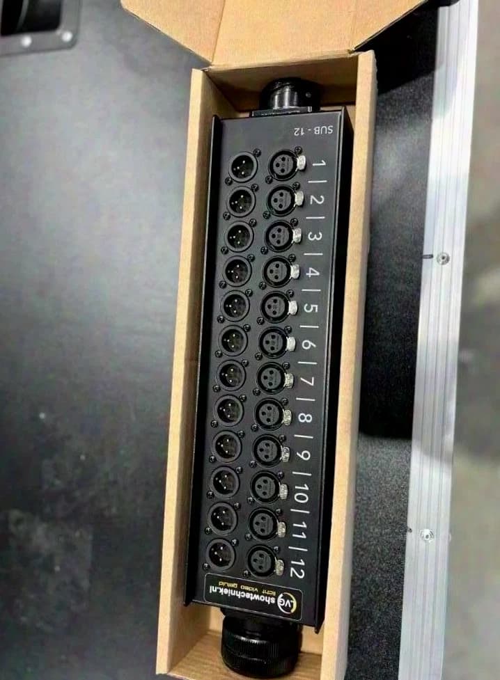 4x LK37 Patchpanel 48x XLR, Bühnenboxen & Kabels Kabels in verschiedenen Längen,
