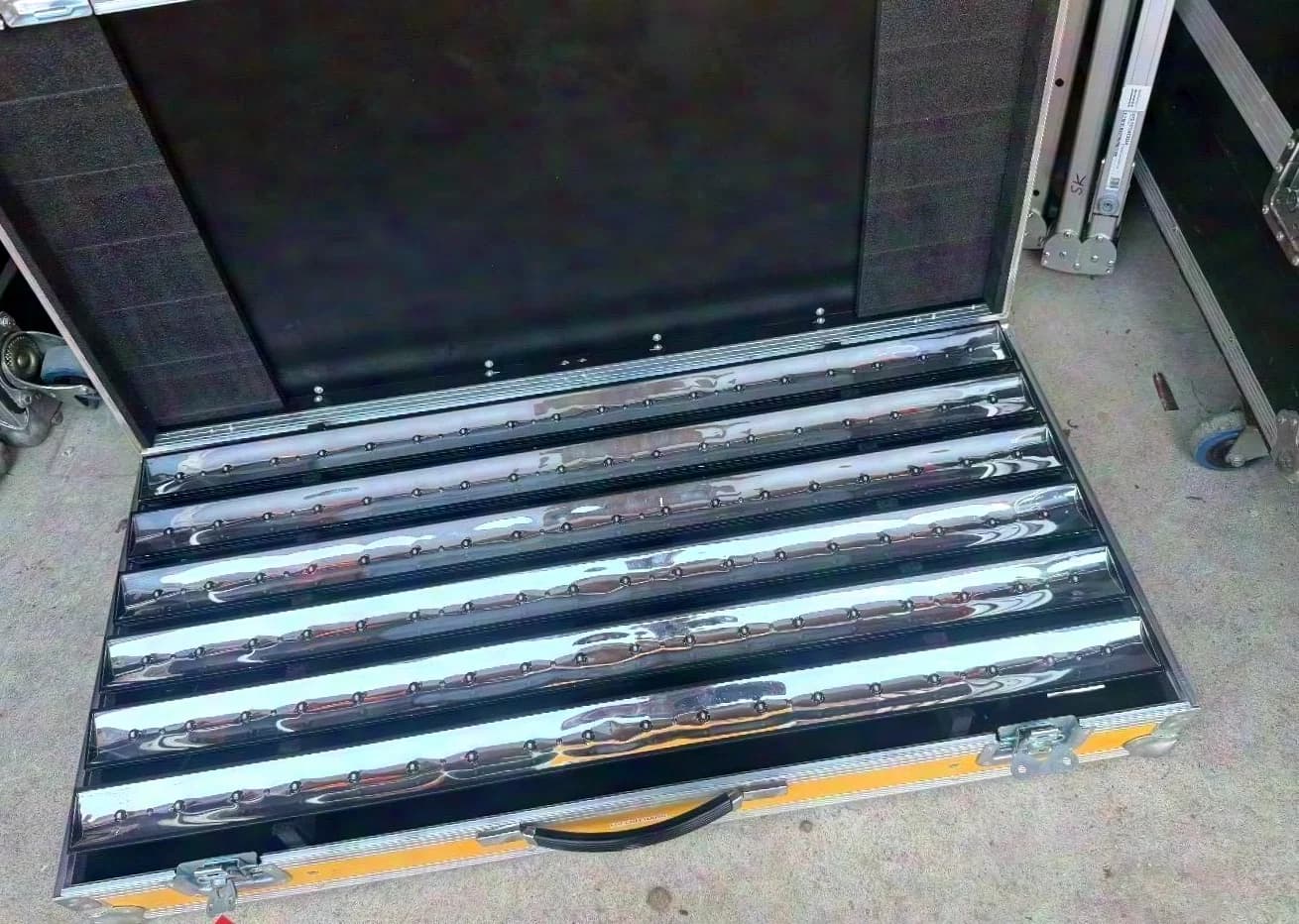6x Showtec LED UV Bar 120cm Inkl. Case