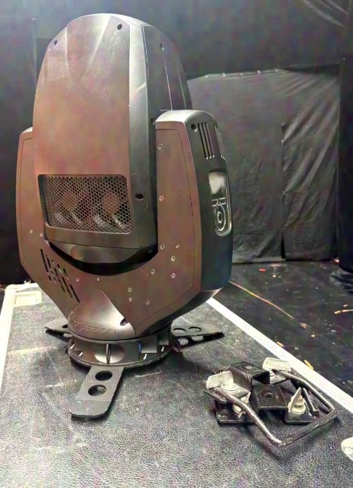 8x GLP Spot One Moving Head im Case zu verkaufen