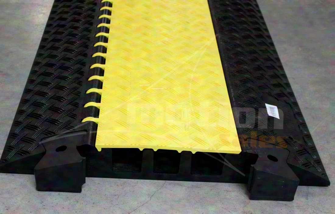 ADAM HALL Kabelbrücke Defender 3, schwarz/ gelb
