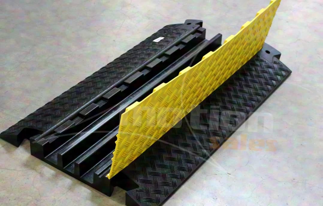 ADAM HALL Kabelbrücke Defender 3, schwarz/ gelb
