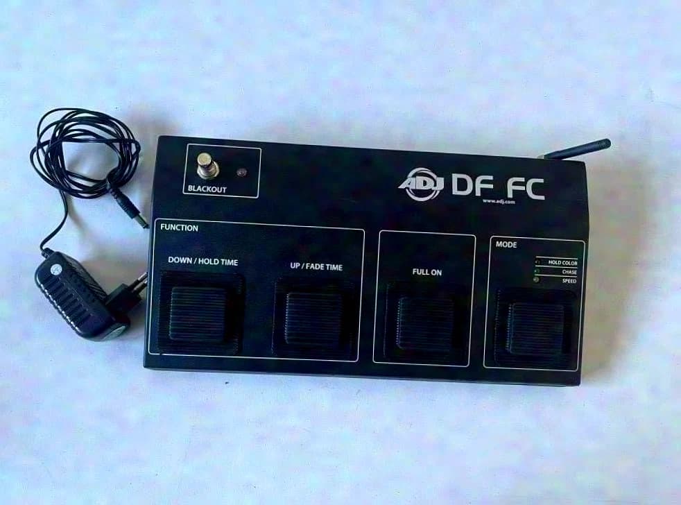 ADJ Dotz Flood inkl. DF FC Fußcontroller