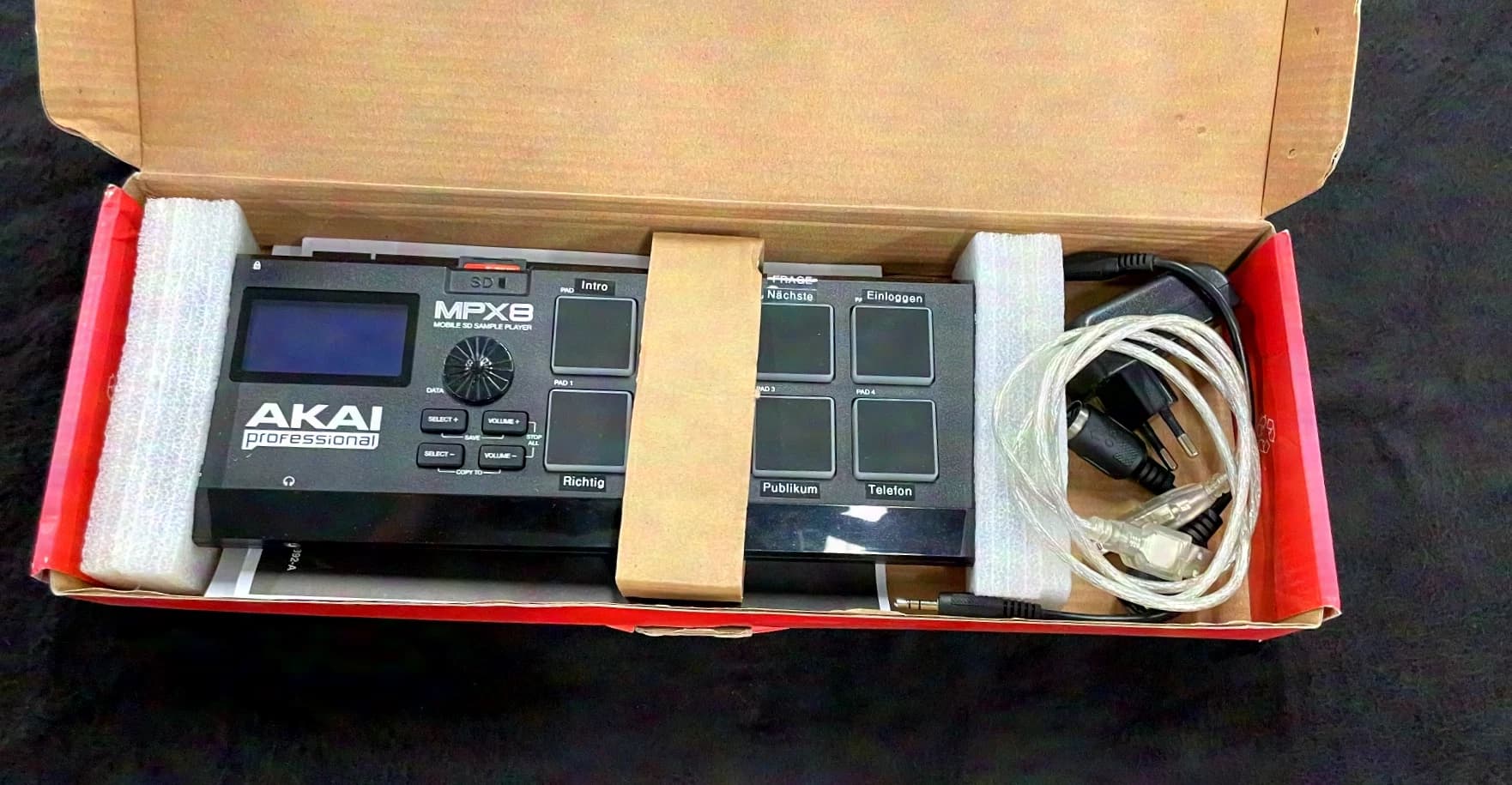 AKAI MPX8 Mobile SD Sample Player