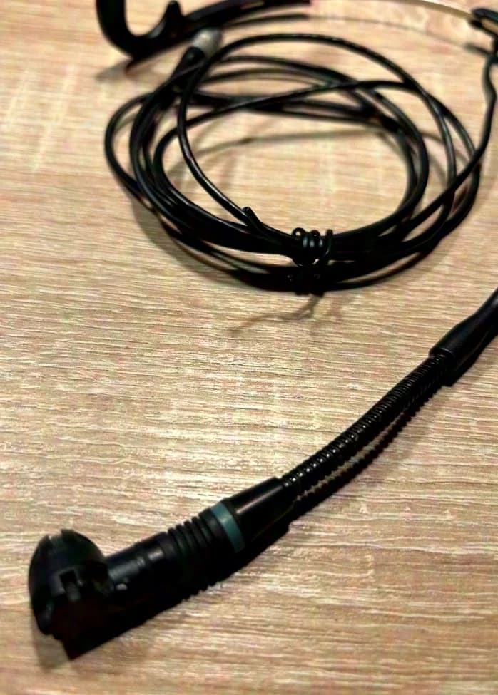 AKG C-420